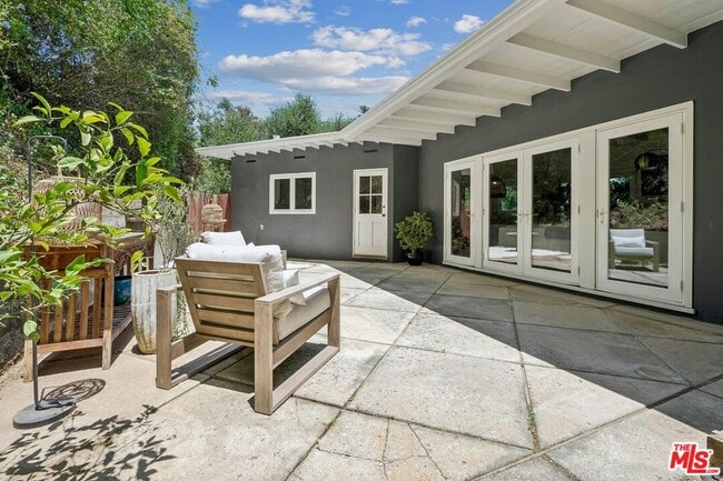 Building Photo - 3095 Passmore Dr