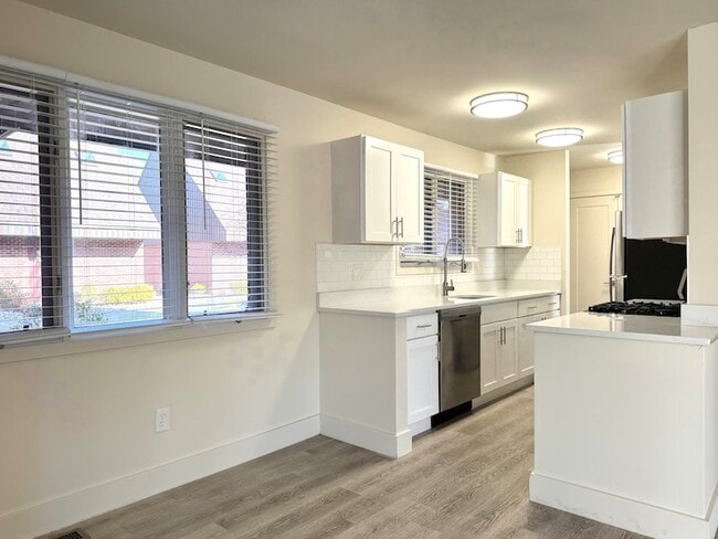 Building Photo - 110 Montoya Dr