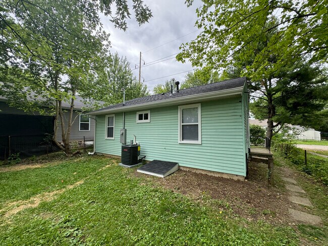 Building Photo - 1140 Osage Ave