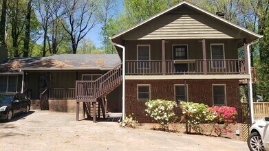 Building Photo - Updated 2br 1.5ba Condo Style home in grea...