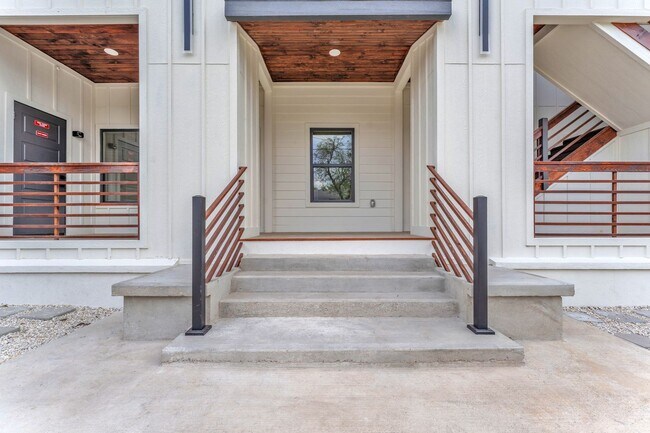 Building Photo - All Units Are Available With Brandnew Full Appliance Package