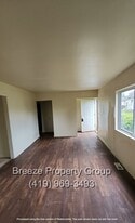 Building Photo - 1531 Freedom St