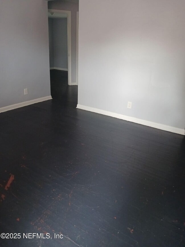 Building Photo - 1145 W 25th St