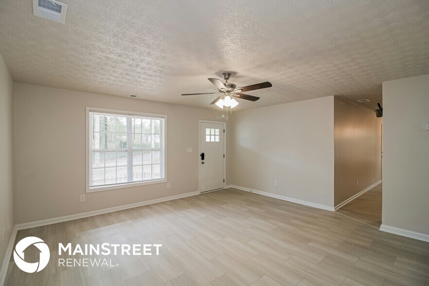 Building Photo - 5862 Homestead Cir