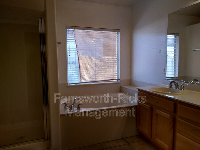 Building Photo - 292 W Shannon St