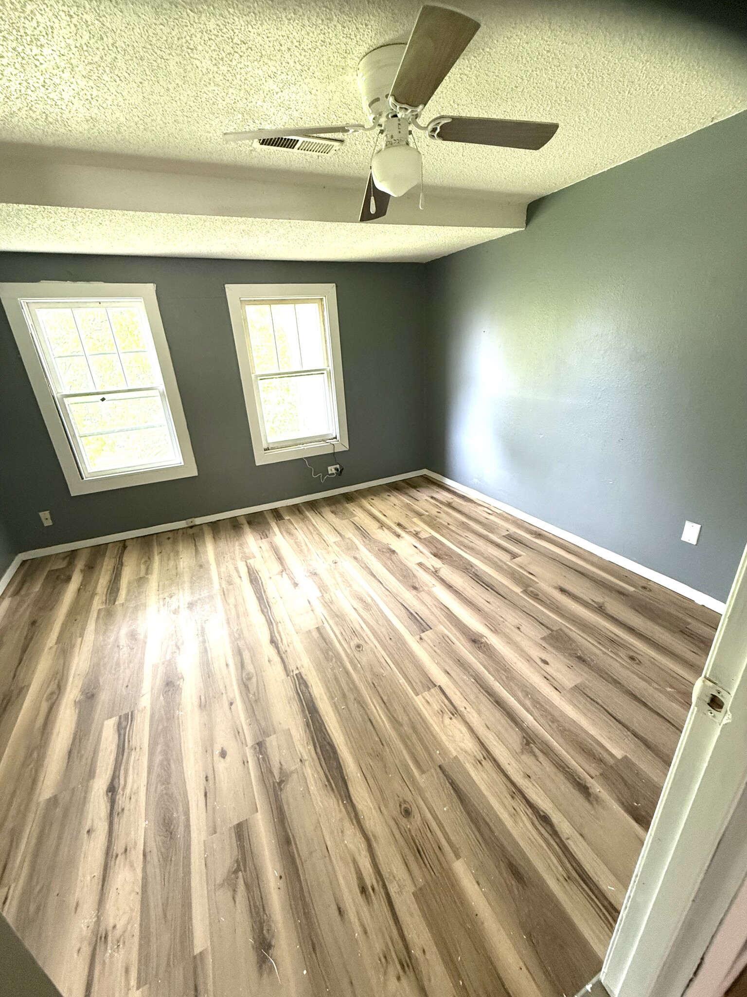 Building Photo - 10 Suncrest Ter