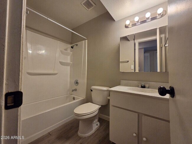 Building Photo - 3213 W Royal Palm Rd