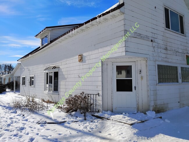 Building Photo - 401 Cedar St