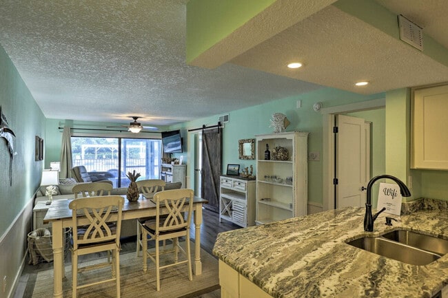 Building Photo - 6372 Palma Del Mar Blvd S