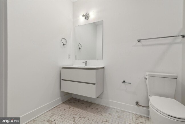 Building Photo - 5545 Pulaski Ave