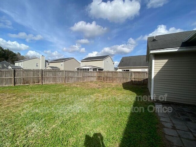 Building Photo - 1604 Ashley Ct