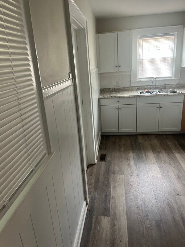 Building Photo - 304 Grice St