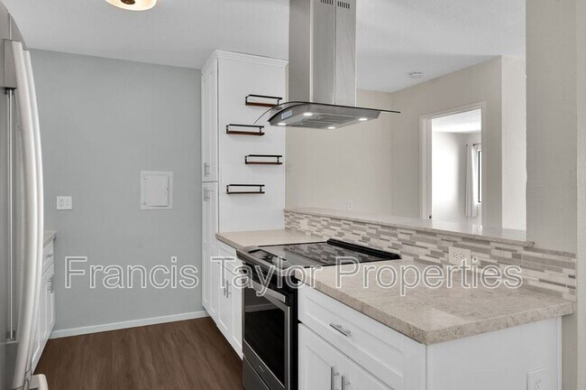 Building Photo - 6780 Friars Rd