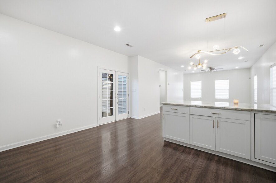 Building Photo - 16 Bagley St