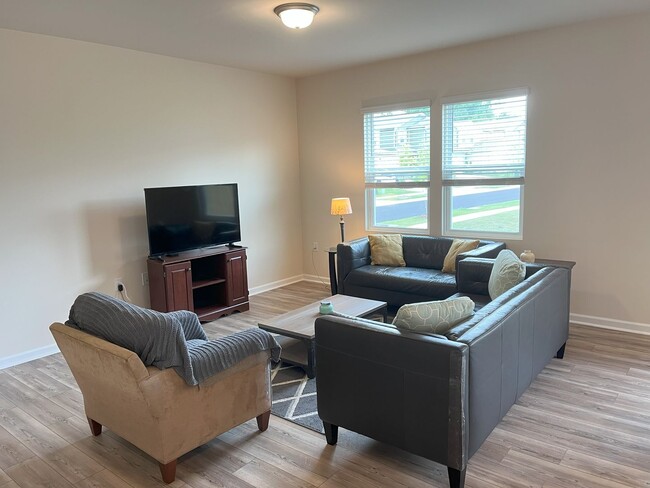 Building Photo - GREAT 3 bedroom 2.5 bath HOME IN WENDELL!