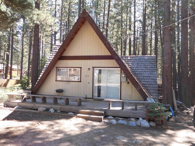 Primary Photo - Nice house in South Lake Tahoe available now!