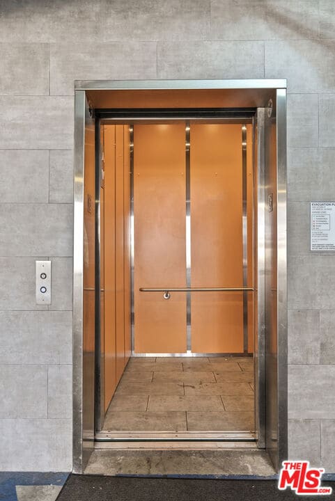 Building Photo - 5955 Saturn St