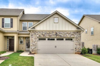 Building Photo - 596 Vinings Dr