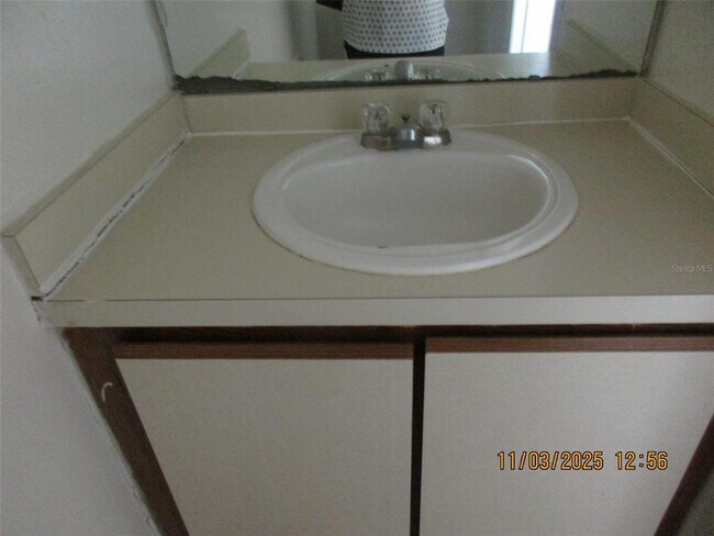 Building Photo - 291 Flower Ln