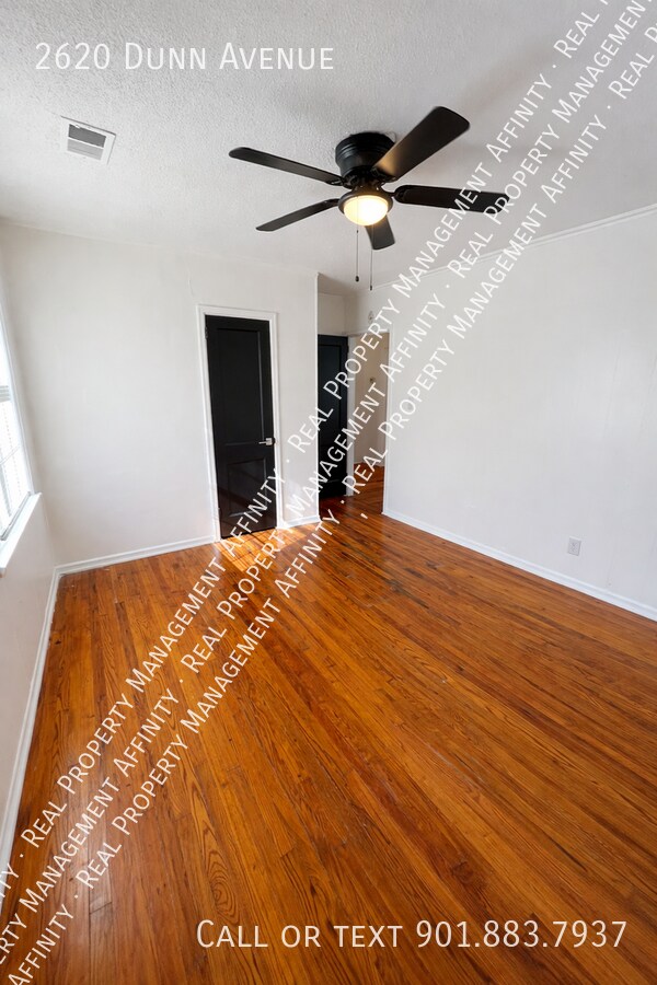 Building Photo - 2620 Dunn Ave