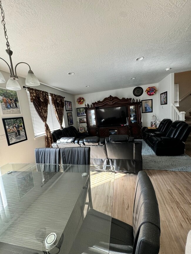 Building Photo - Your Next Home Awaits!