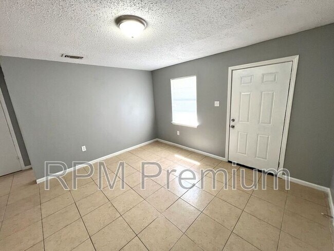 Building Photo - 5149 Baker Blvd