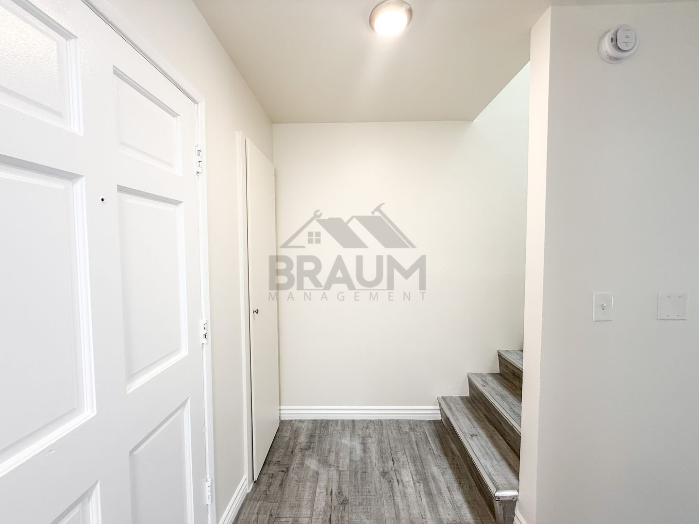 Building Photo - 14257 Friar St