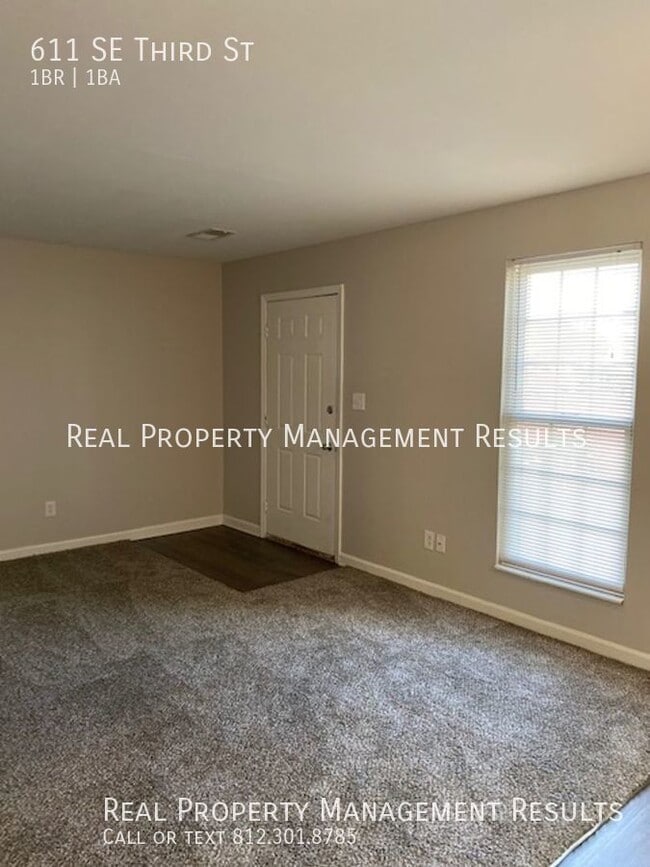 Building Photo - 611 SE Third St-