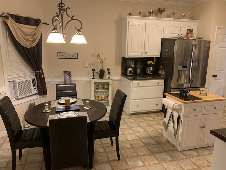 Building Photo - 1866 Whitley Rd