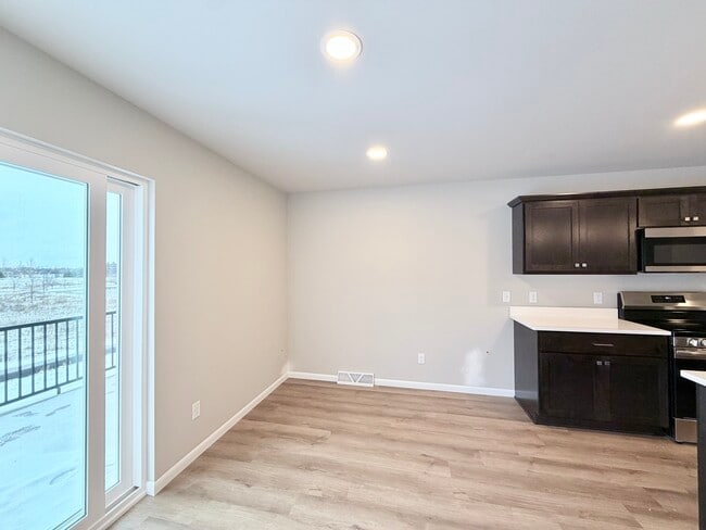 Building Photo - 10120 Mosaic Way