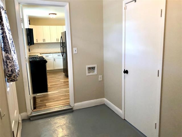 Building Photo - 2127 E Mitchell St