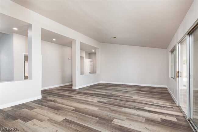 Building Photo - 327 Perry Ellis Dr
