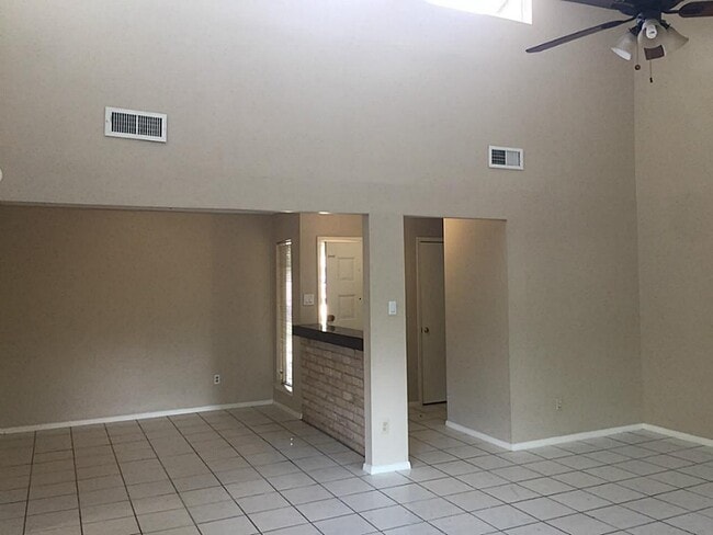 Building Photo - 17915 Wild Willow Ln