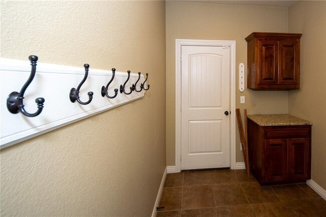 Building Photo - 3402 SW Crosswinds Blvd