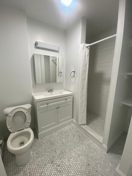 Building Photo - 146 Hemenway St