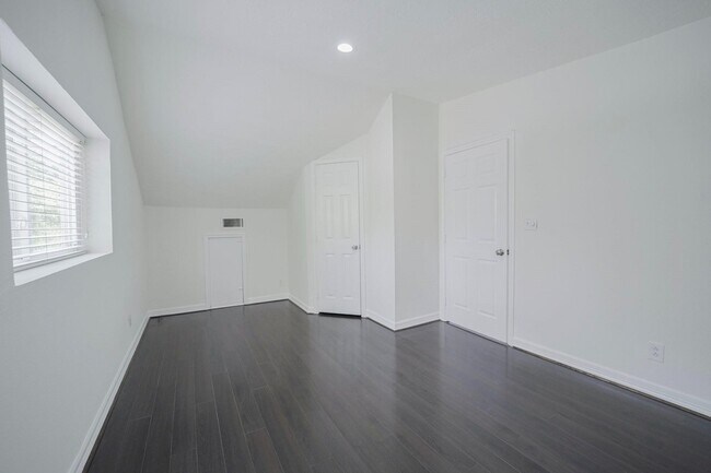 Building Photo - 1419 Chestnut Ridge Rd