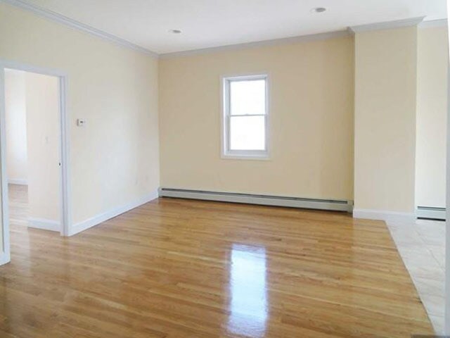 Building Photo - 1576 Anderson Ave