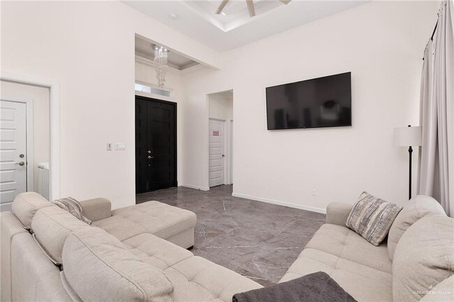 Building Photo - 405 Stella Dr