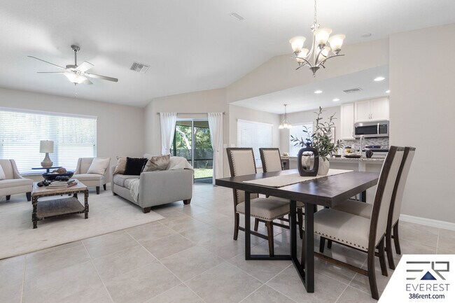 Building Photo - 10 Wildwood Pl