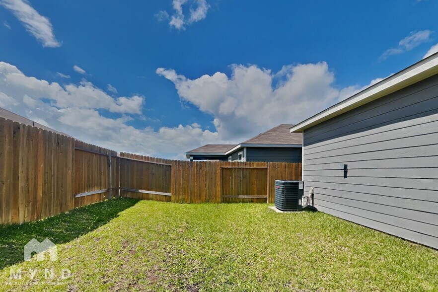 Building Photo - 15526 Caramel Spgs Dr