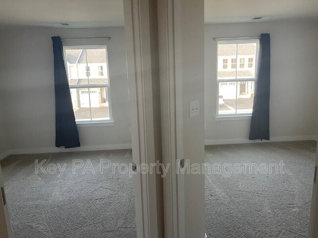 Building Photo - 205 Hibiscus Way