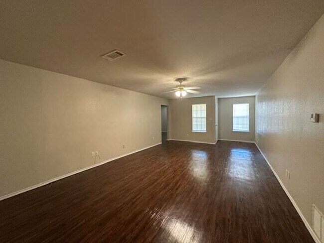 Building Photo - 4300 Larry Don Ln