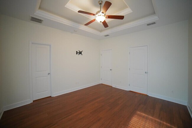 Building Photo - 2400 Tippecanoe Ridge