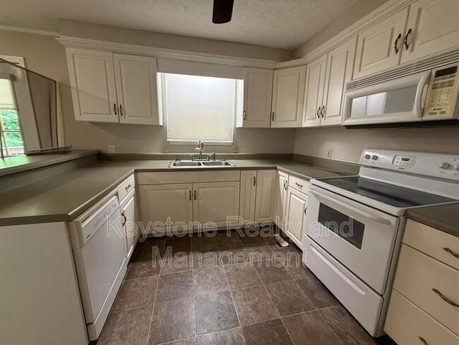 Building Photo - 1511 Cavern Court