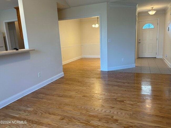 Building Photo - 7109 Verona Dr