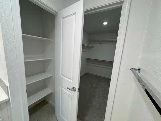 Building Photo - 6333 Dandelion St