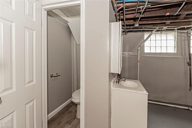 Building Photo - Lakefront 4-Bedroom Home for Rent in Euclid, OH