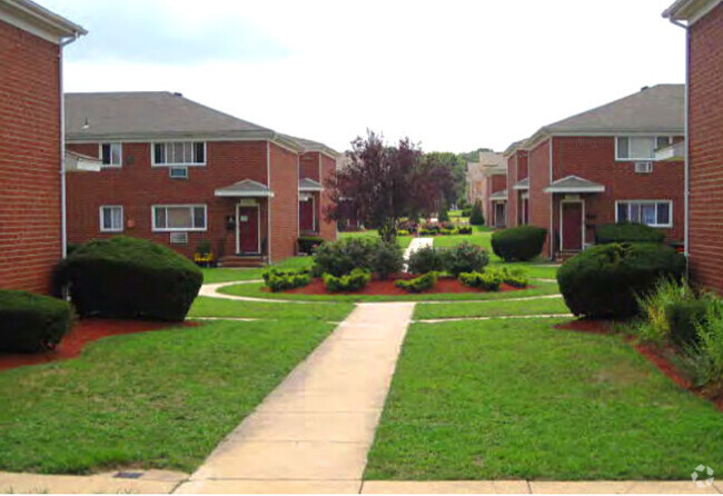 Building Photo - Crossroads Manor Apartments