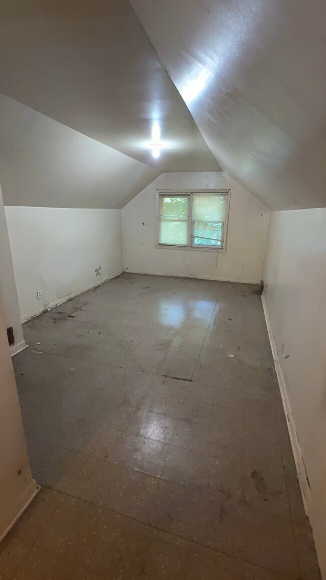 Building Photo - 3002 Arizona Ave