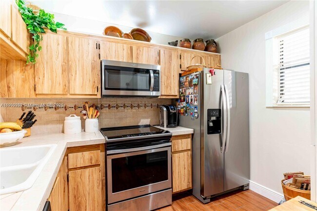 Building Photo - 15805 W Waterside Cir